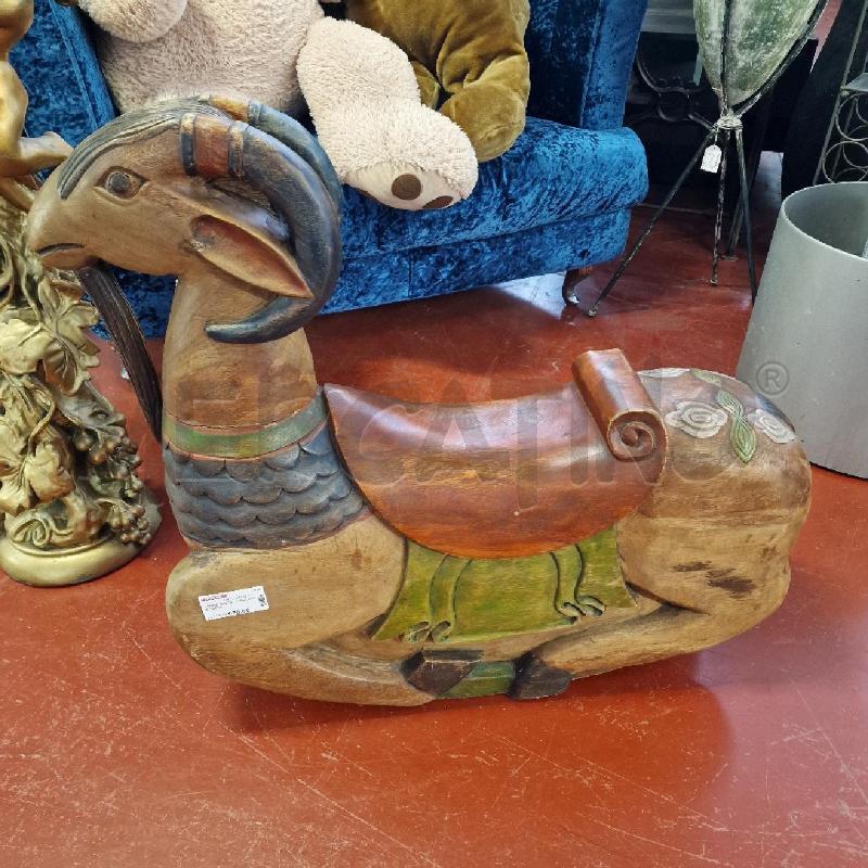 DONDOLO SCULTURA LEGNO CAPRA | Mercatino dell'Usato Torino via lanzo 1