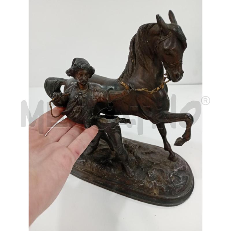 STATUINA METALLO SIG. CON CAVALLO | Mercatino dell'Usato Torino crocetta 3