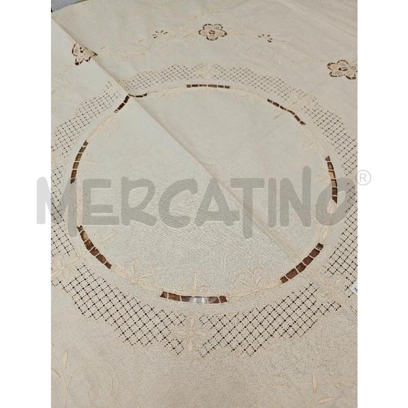 TOVAGLIA ROTONDA BEI RICAMO DA 8 | Mercatino dell'Usato Marsala 3