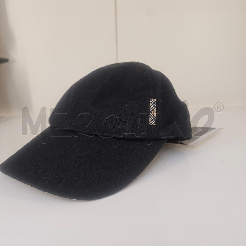 CAPPELLO DONNA BURBERRY | Mercatino dell'Usato Mazara del vallo 1
