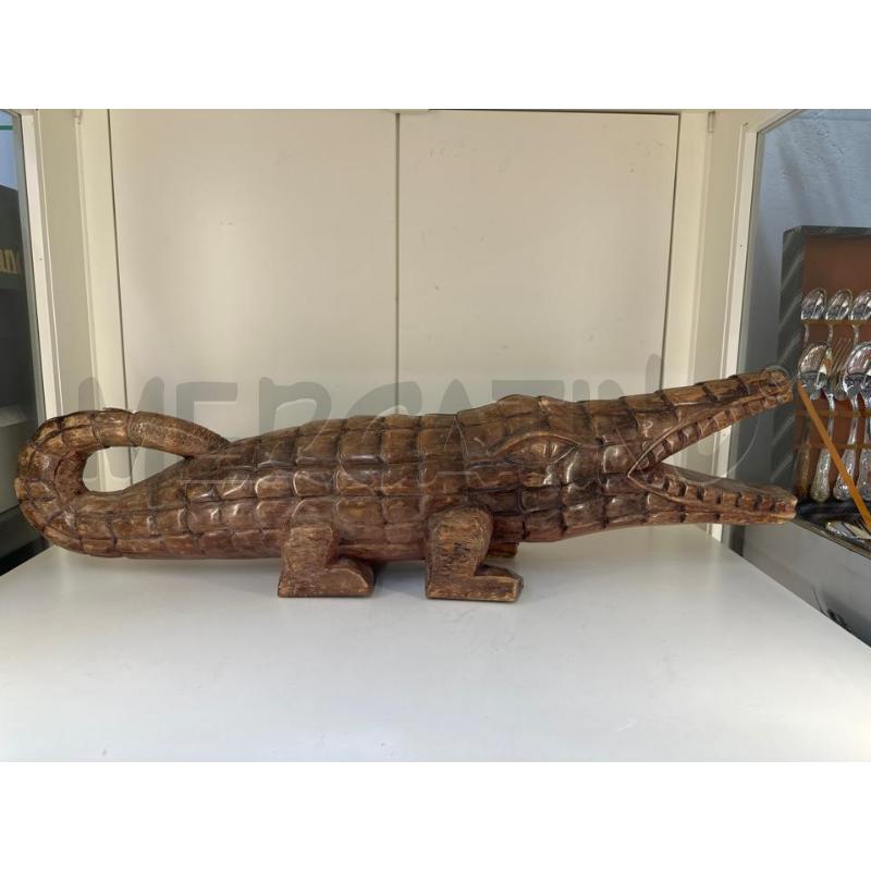 COCCODRILLO IN LEGNO SCOLPITO  | Mercatino dell'Usato Mazara del vallo 2