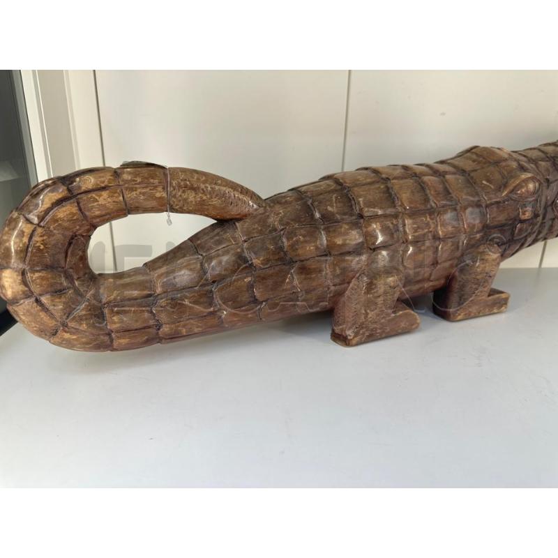 COCCODRILLO IN LEGNO SCOLPITO  | Mercatino dell'Usato Mazara del vallo 5