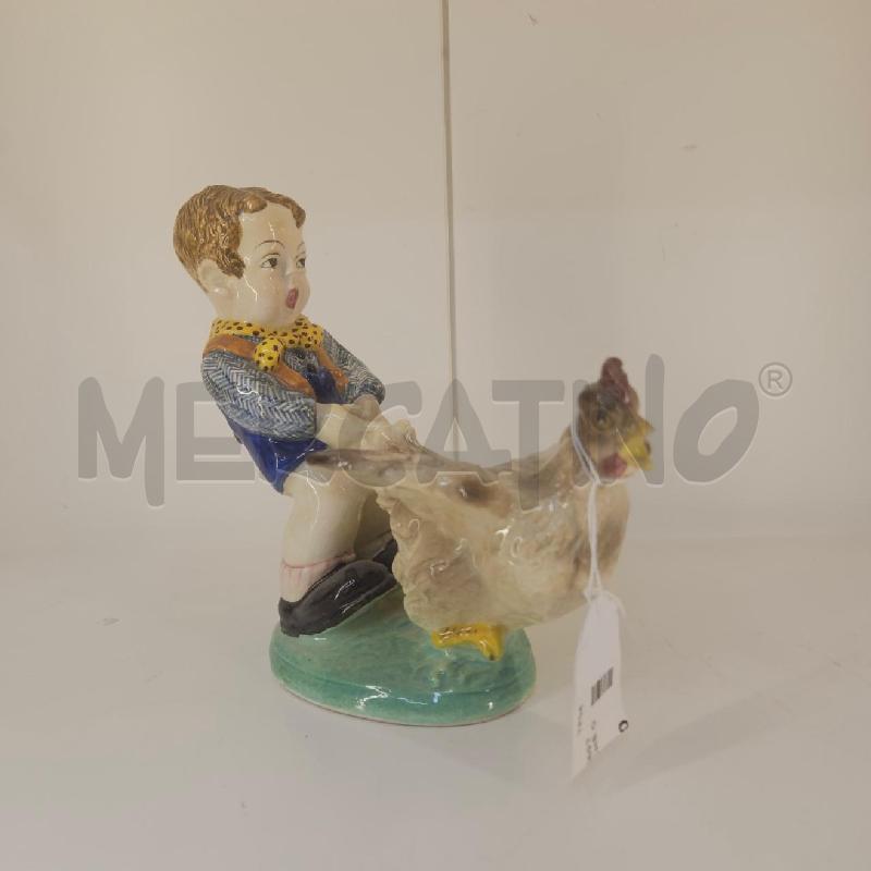 STATUETTA BIMBO CHE GIOCA CON LA GALLINA | Mercatino dell'Usato Mazara del vallo 2