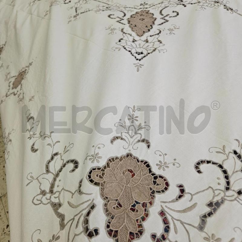 TOVAGLIA DA TAV CON RIC BEIGE | Mercatino dell'Usato Mazara del vallo 2