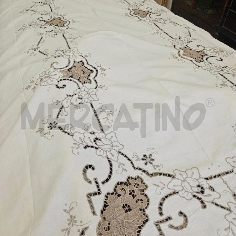 TOVAGLIA DA TAV CON RIC BEIGE | Mercatino dell'Usato Mazara del vallo 3