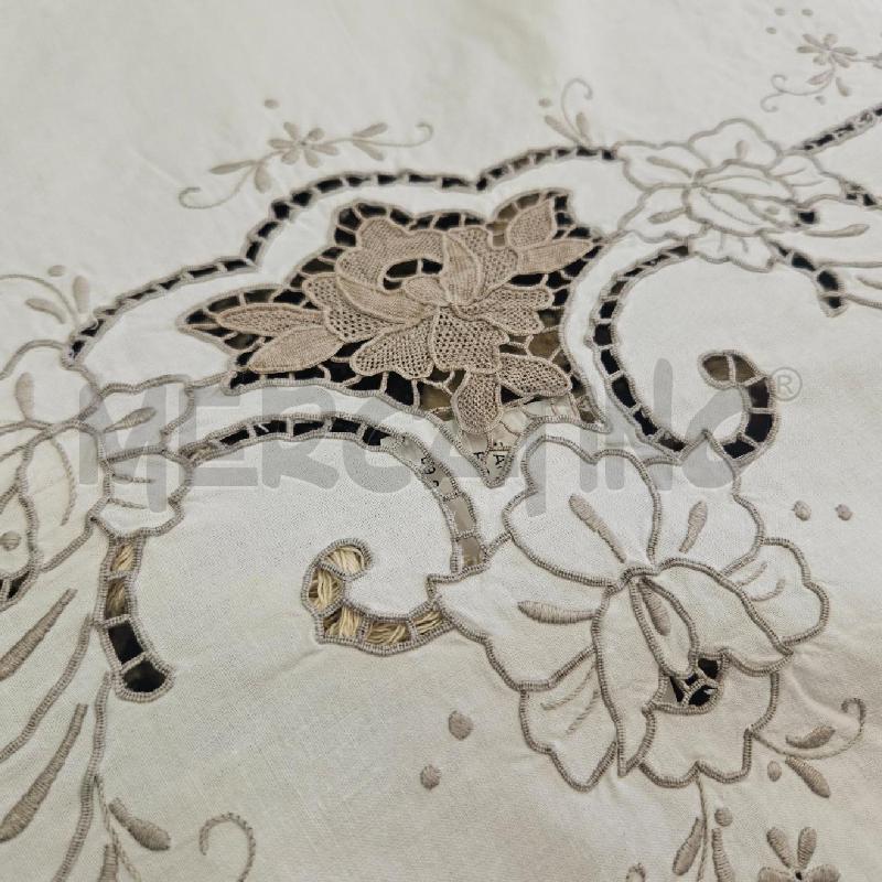 TOVAGLIA DA TAV CON RIC BEIGE | Mercatino dell'Usato Mazara del vallo 4