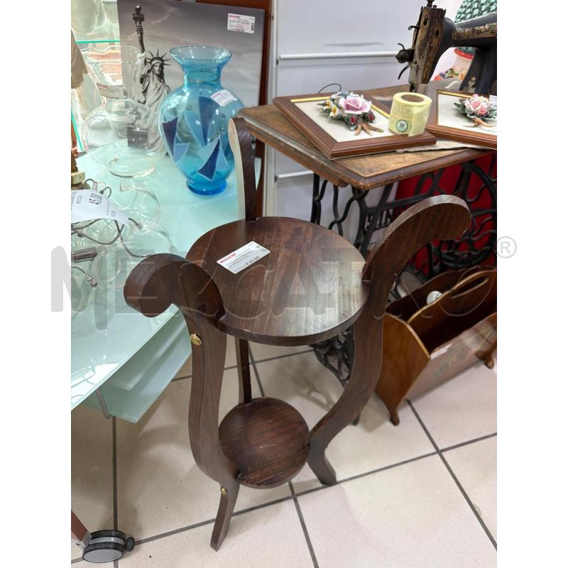 ANGOLIERA 3 PIEDI EPOCA 2 PIANI ROTONDI | Mercatino dell'Usato Trapani via libica 2