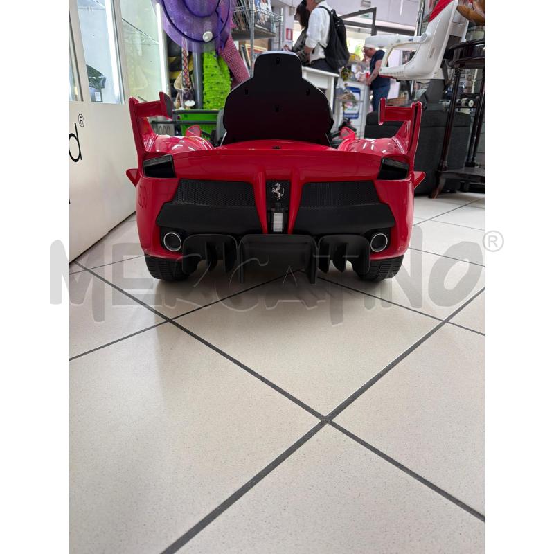 AUTO A BATTERIA CON TELECOMANDO FERRARI  | Mercatino dell'Usato Trapani via libica 2