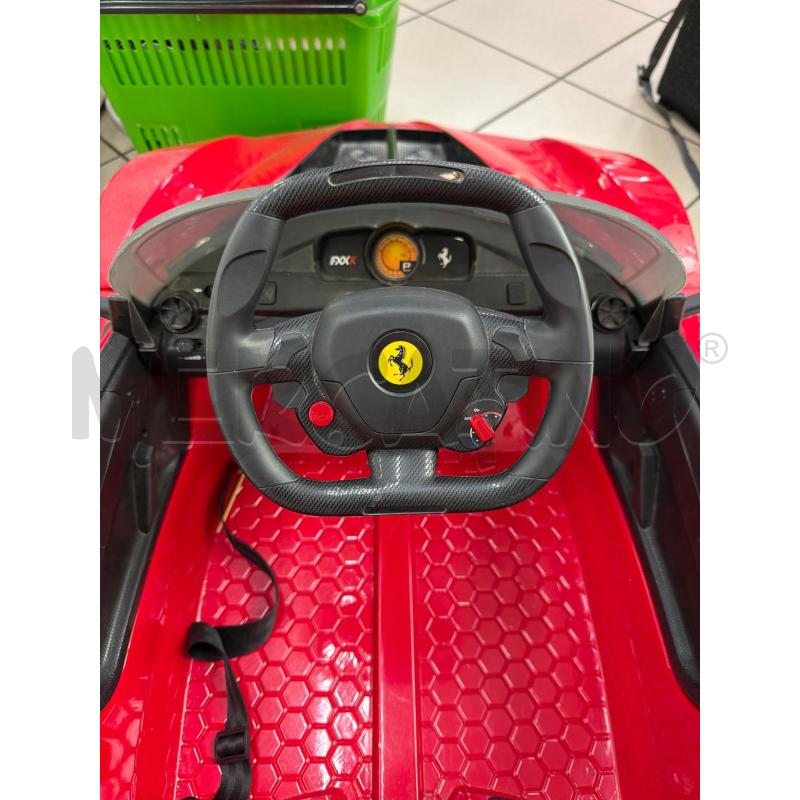AUTO A BATTERIA CON TELECOMANDO FERRARI  | Mercatino dell'Usato Trapani via libica 3