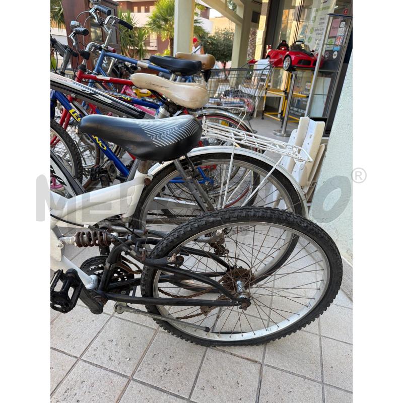 BICICLETTA UOMO BIANCA E ROSSA | Mercatino dell'Usato Trapani via libica 3