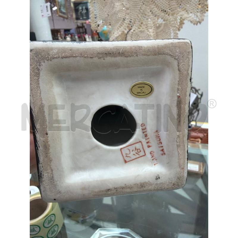 CANDELABRO COPPIA NERO DISEGNI DORATI | Mercatino dell'Usato Trapani via libica 3
