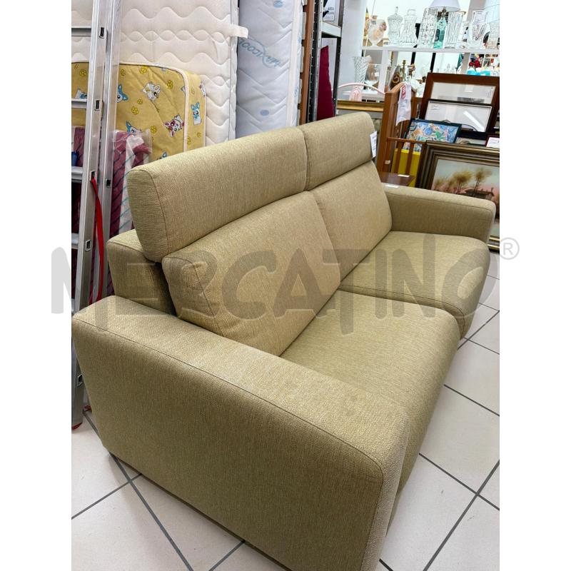 DIVANO 3 POSTI BEIGE | Mercatino dell'Usato Trapani via libica 2