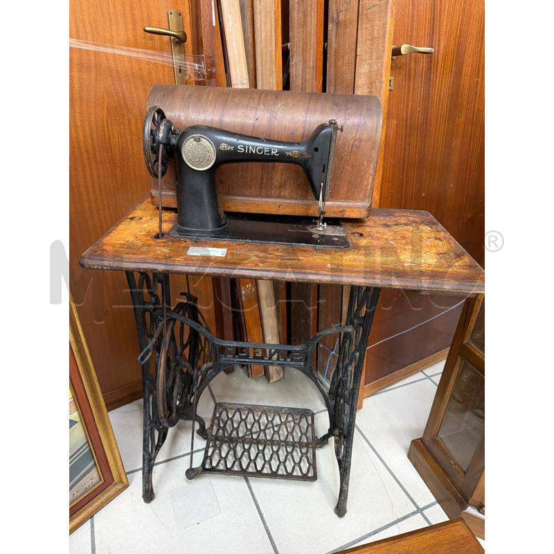 MACCHINA CUCIRE EPOCA SINGER | Mercatino dell'Usato Trapani via libica 1