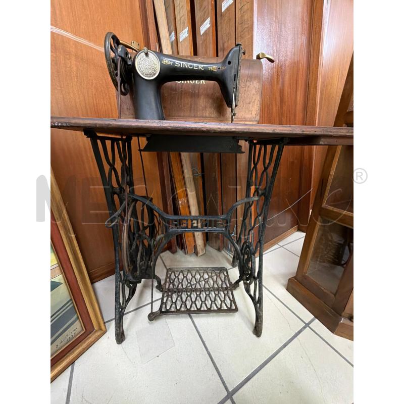 MACCHINA CUCIRE EPOCA SINGER | Mercatino dell'Usato Trapani via libica 3