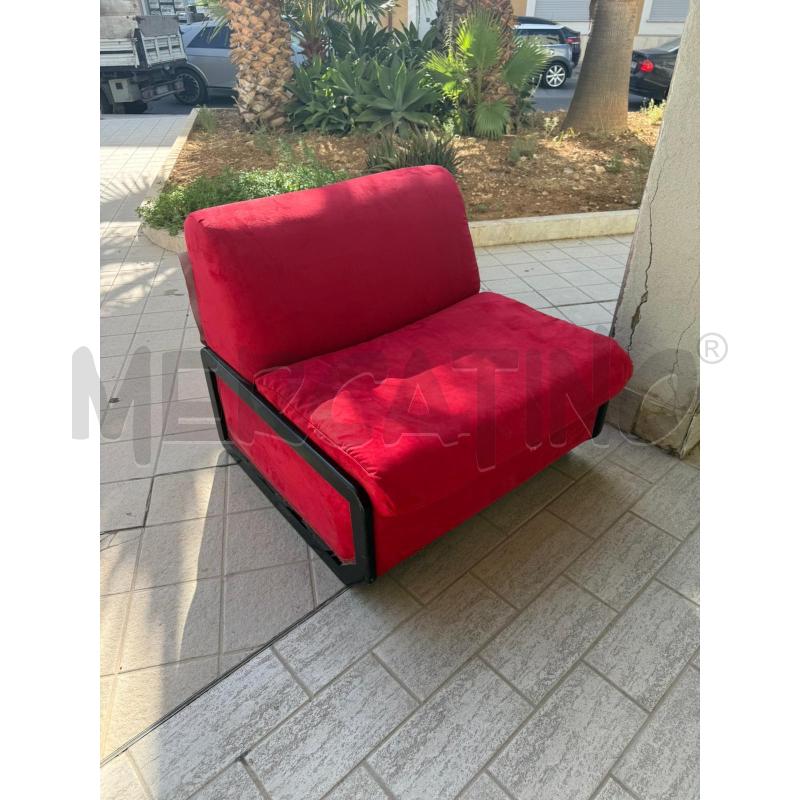 POLTRONA LETTO ROSSO E NEERO SINGOLO | Mercatino dell'Usato Trapani via libica 1