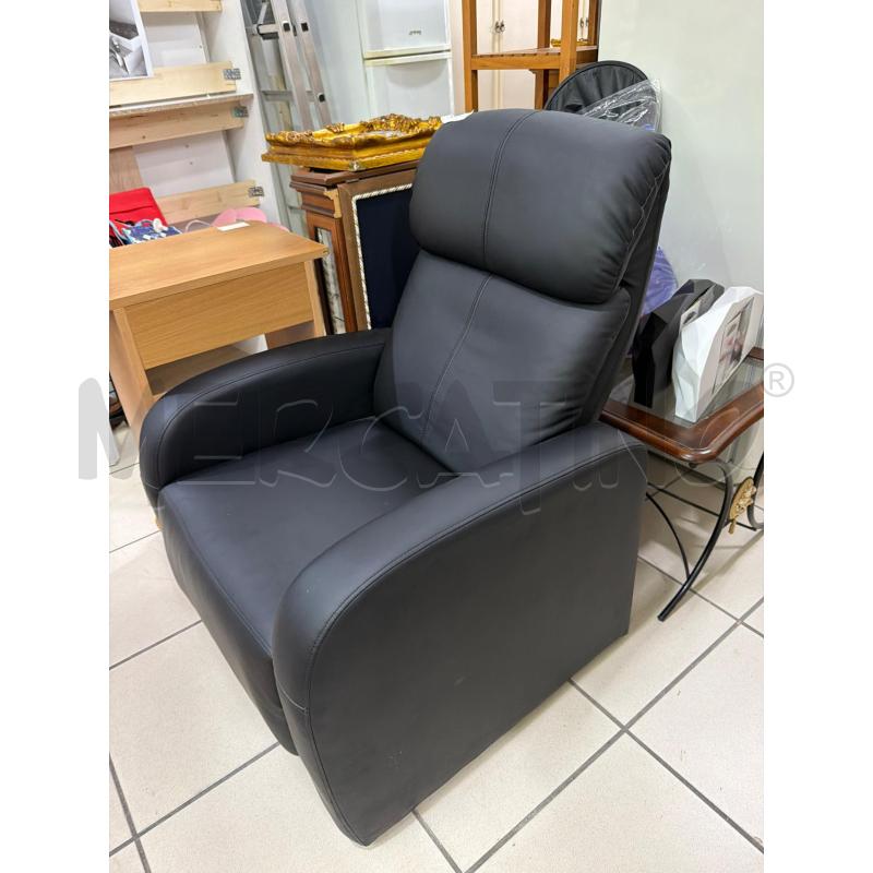 POLTRONA NERA RELAX | Mercatino dell'Usato Trapani via libica 2