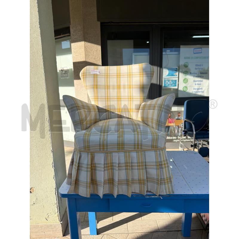 POLTRONCINA TESSUTO GIALLO | Mercatino dell'Usato Trapani via libica 1