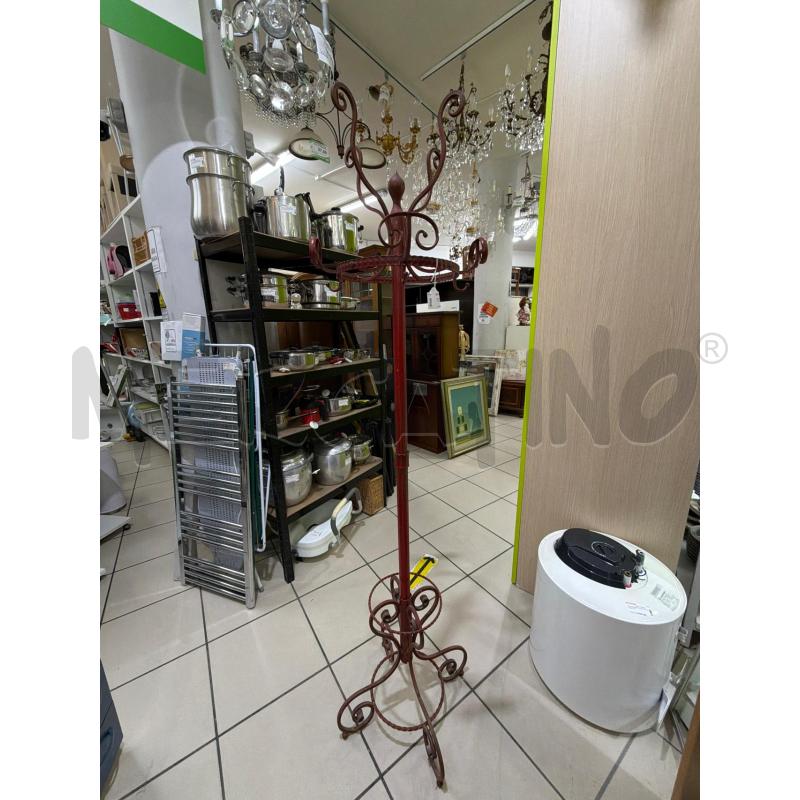 PORTA ABITI FERRO MBATTUTO ROSSO  | Mercatino dell'Usato Trapani via libica 1