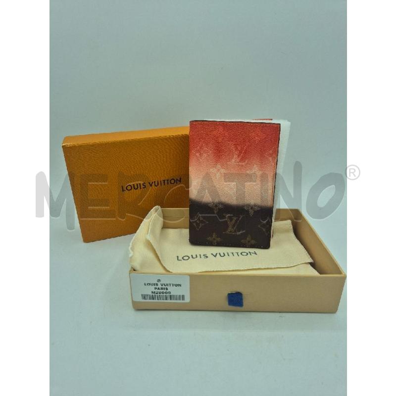 PORTA PASSAPORTO LOUIS VUITTON SFUMATO MARRONE BIANCO E ROSSO  | Mercatino dell'Usato Trapani via libica 1