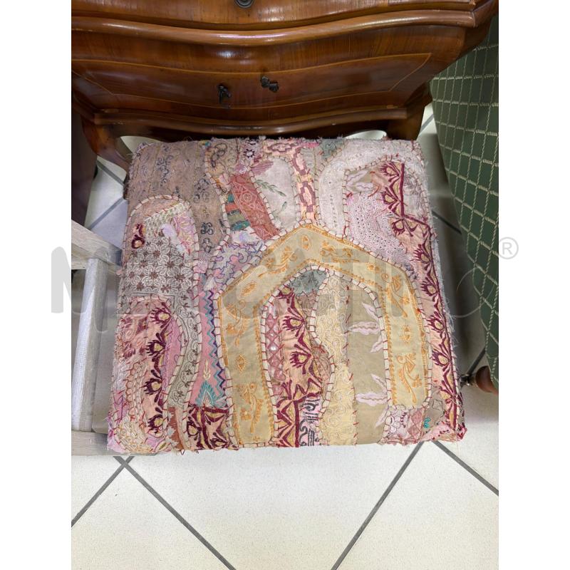 POUF QUADRATO ETNICO COLORATO  | Mercatino dell'Usato Trapani via libica 2