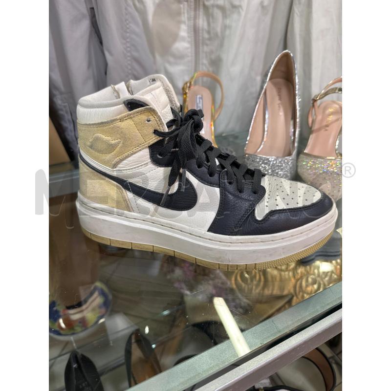 SCARPE DONNA NIKE BEIGE BIANCHE  E NERE  | Mercatino dell'Usato Trapani via libica 1