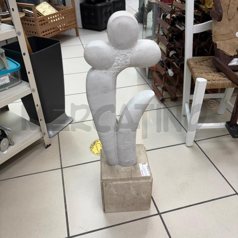 SCULTURA MARMO PINO MAIORCA MATERNITA' | Mercatino dell'Usato Trapani via libica 1