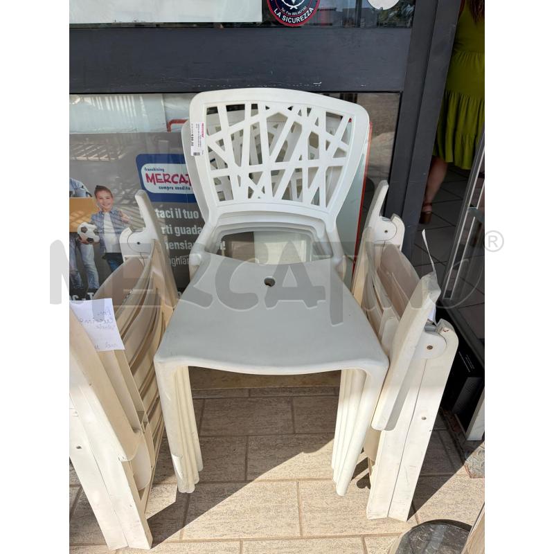 SEDIA NR 4 RESINA BIANCA  | Mercatino dell'Usato Trapani via libica 1