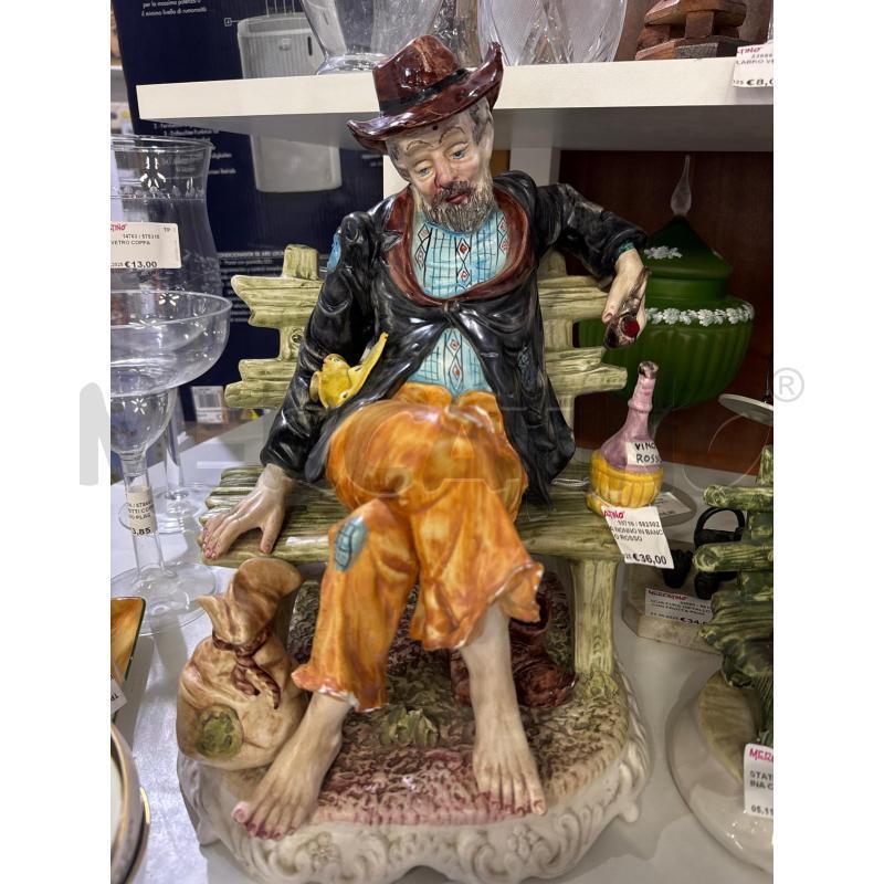 STATUA NONNO IN BANCHINA VINO ROSSO  | Mercatino dell'Usato Trapani via libica 1