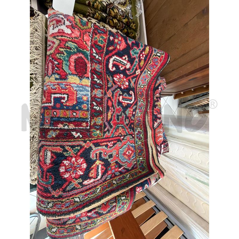 TAPPETO FANTASIA ROSSO GRANDE 2M CIRCA | Mercatino dell'Usato Trapani via libica 3
