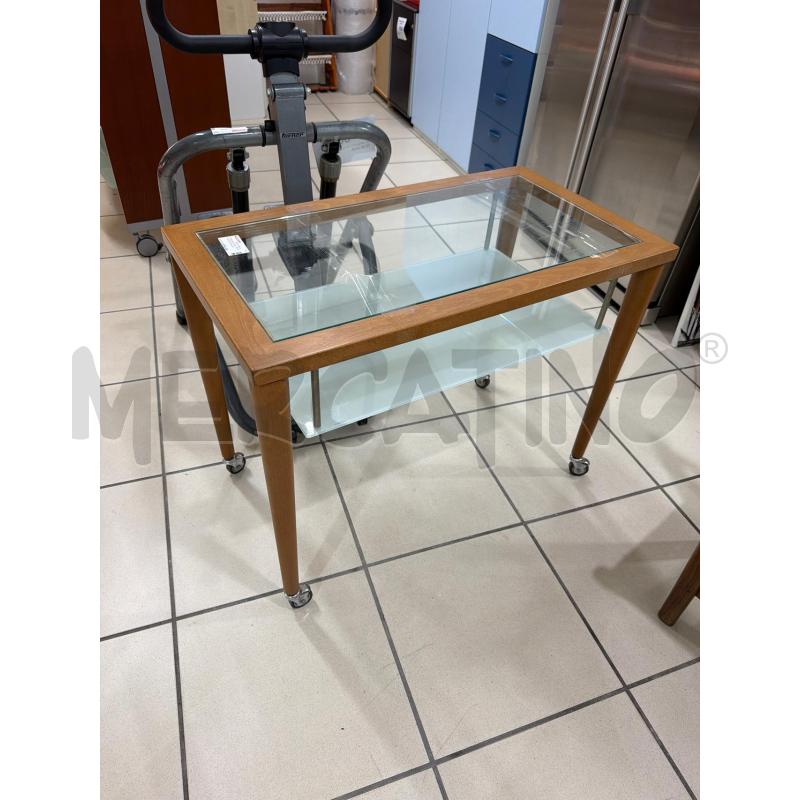 TAVOLINO PIANO 2 VETRI SOTTO SATINATO E PIEDI ROTELLE | Mercatino dell'Usato Trapani via libica 1