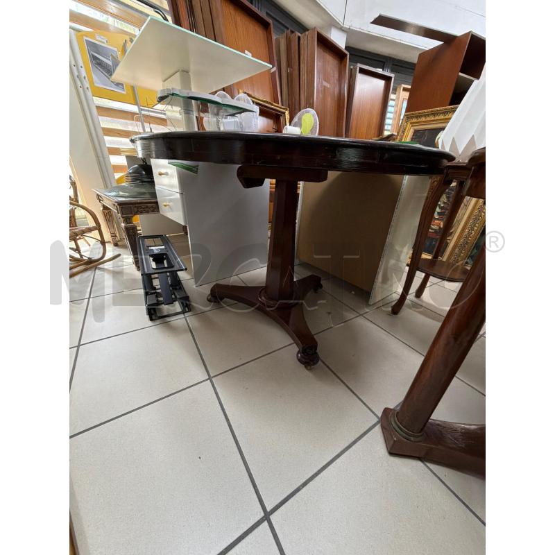 TAVOLO OTONDO STILE  | Mercatino dell'Usato Trapani via libica 2