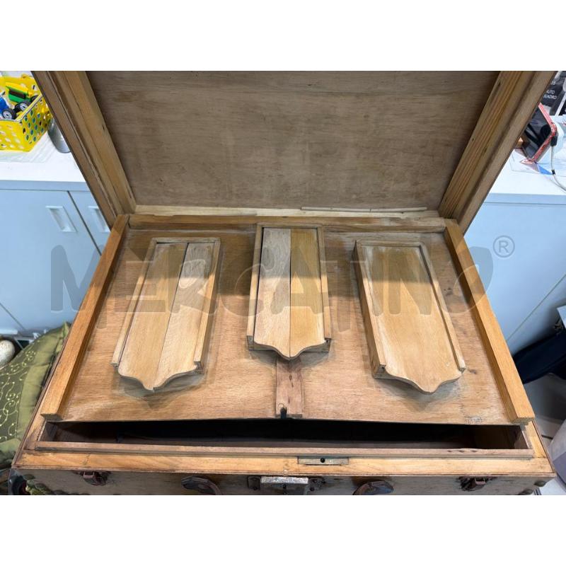 VALIGIA LEGNO CON BORCHIE | Mercatino dell'Usato Trapani via libica 4