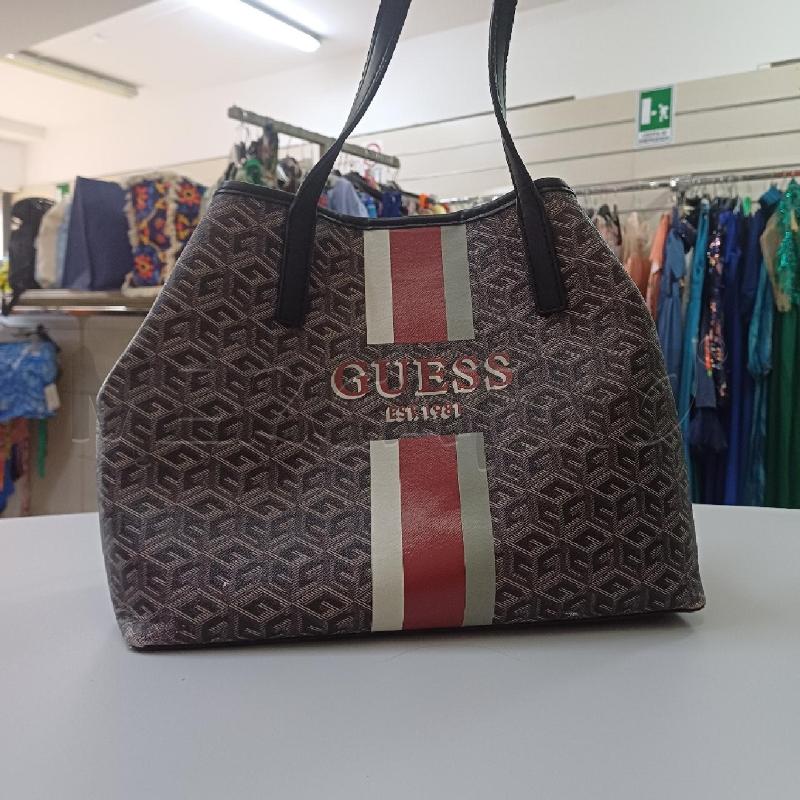 BORSA DONNA NERO GRIGIO GUESS LOGO ROSSO | Mercatino dell'Usato Alcamo 1