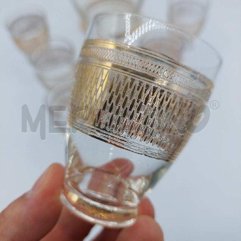 BOTTIGLIA VETRO E DORATA + 6 BICCHIERINI | Mercatino dell'Usato Alcamo 2
