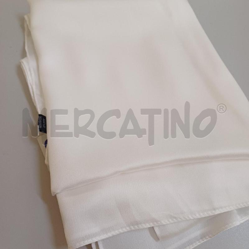FOULARD D. BIANCO GRANDE SETA E VISCOSA | Mercatino dell'Usato Alcamo 1