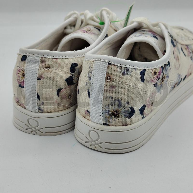 SCARPE DONNA TELA BIANCHE FIORI ROSA BENETTON | Mercatino dell'Usato Alcamo 2