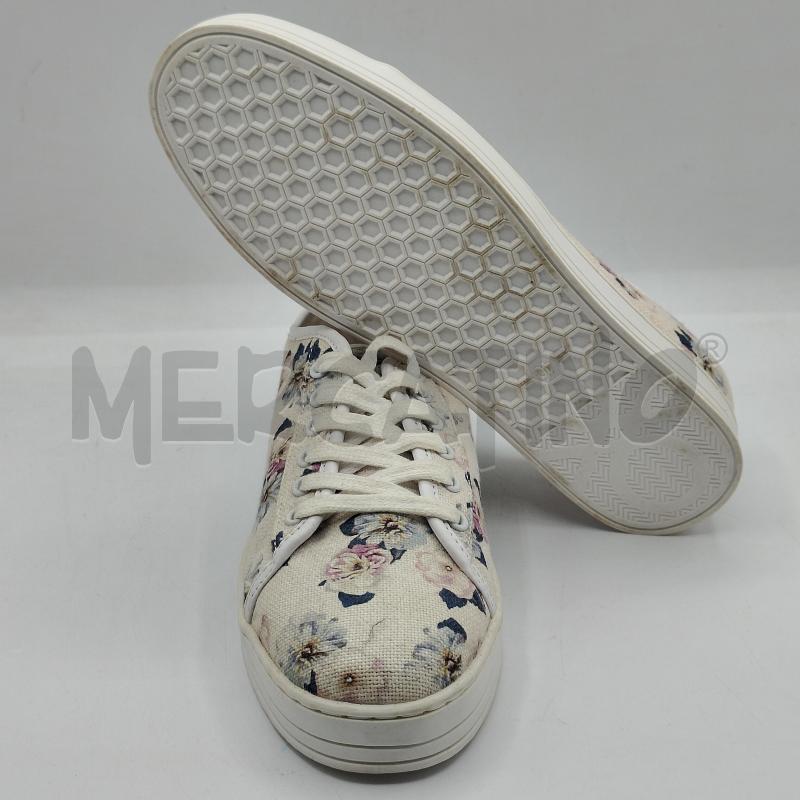 SCARPE DONNA TELA BIANCHE FIORI ROSA BENETTON | Mercatino dell'Usato Alcamo 4