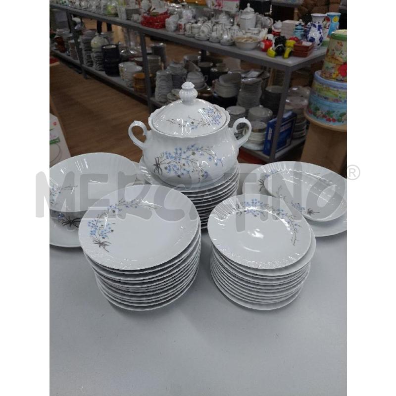 SERVIZIO PIATTI BAVARIA BIANCO FIORI AZZURRI PZ.41 | Mercatino dell'Usato Alcamo 1
