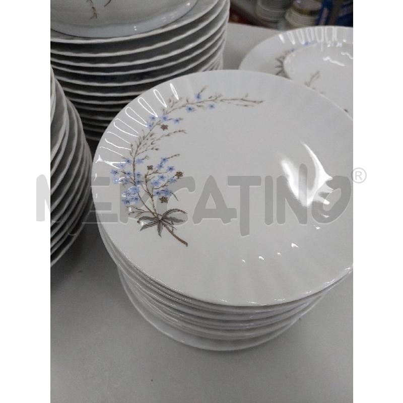 SERVIZIO PIATTI BAVARIA BIANCO FIORI AZZURRI PZ.41 | Mercatino dell'Usato Alcamo 2