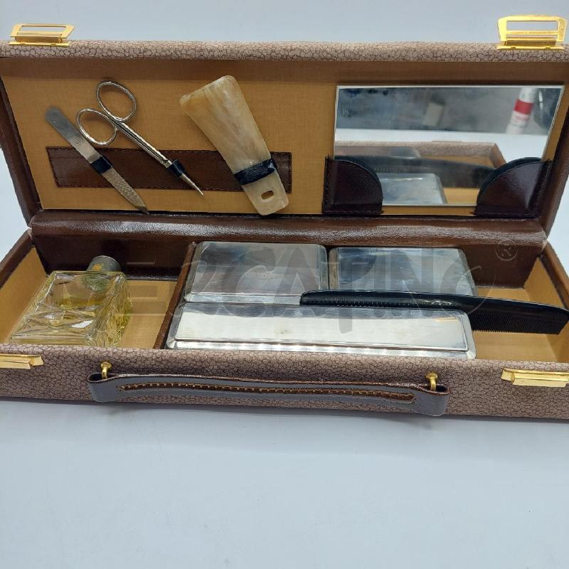 SET TOLETTA DA VIAGGIO CON CUSTODIA | Mercatino dell'Usato Alcamo 1