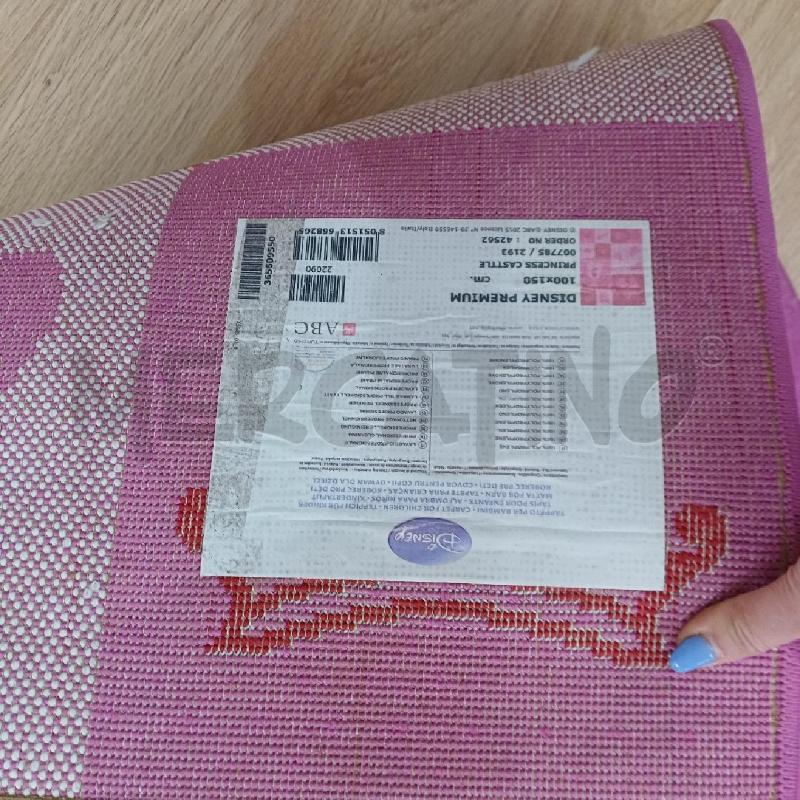 TAPPETO CAMERETTA PRINCIPESSA ROSSO FUCSIA DISNEY MT150X100 | Mercatino dell'Usato Alcamo 4
