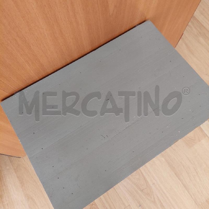 TAVOLINETTO PICCOLO GRIGIO | Mercatino dell'Usato Alcamo 2