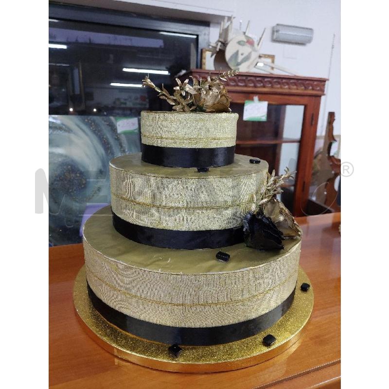 TORTA SCENOGRAFICA NERA DORATA | Mercatino dell'Usato Alcamo 1