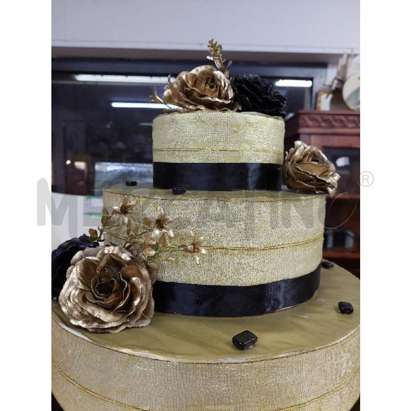 TORTA SCENOGRAFICA NERA DORATA | Mercatino dell'Usato Alcamo 2