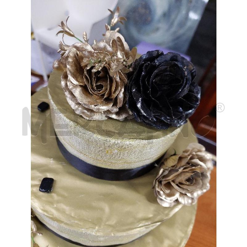 TORTA SCENOGRAFICA NERA DORATA | Mercatino dell'Usato Alcamo 3