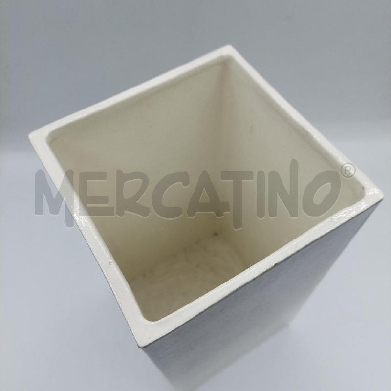 VASO BASE QUADRATA BIANCO E GRIGIO SFUMATO | Mercatino dell'Usato Alcamo 2