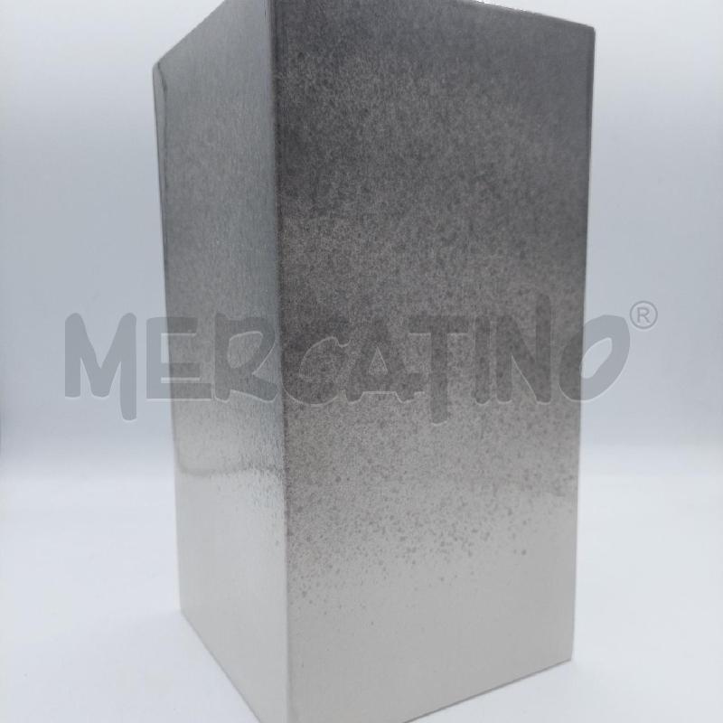 VASO BASE QUADRATA BIANCO E GRIGIO SFUMATO | Mercatino dell'Usato Alcamo 3