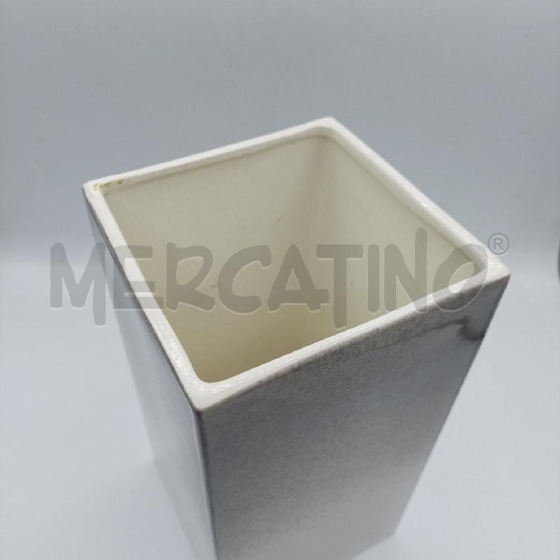 VASO BASE QUADRATA GRIGIO E BIANCO SFUMATO | Mercatino dell'Usato Alcamo 2