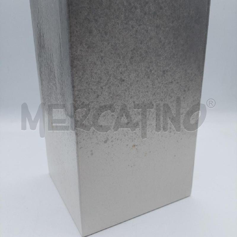 VASO BASE QUADRATA GRIGIO E BIANCO SFUMATO | Mercatino dell'Usato Alcamo 3