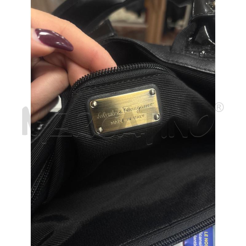 BORSA DONNA  FERRAGAMO IN VERNICE  | Mercatino dell'Usato Trapani corso mattarella 4